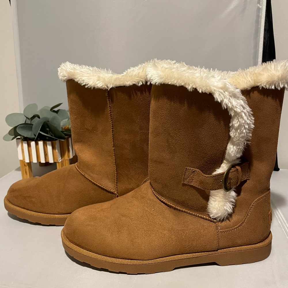 Makalu Womens Sherpa Lined Boots NIB Size 11M Brown Chestnut Very GoodConditions